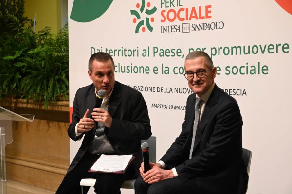 Si Alza Il Sipario Su "Intesa Sanpaolo Per Il Sociale": 300 Milioni L ...