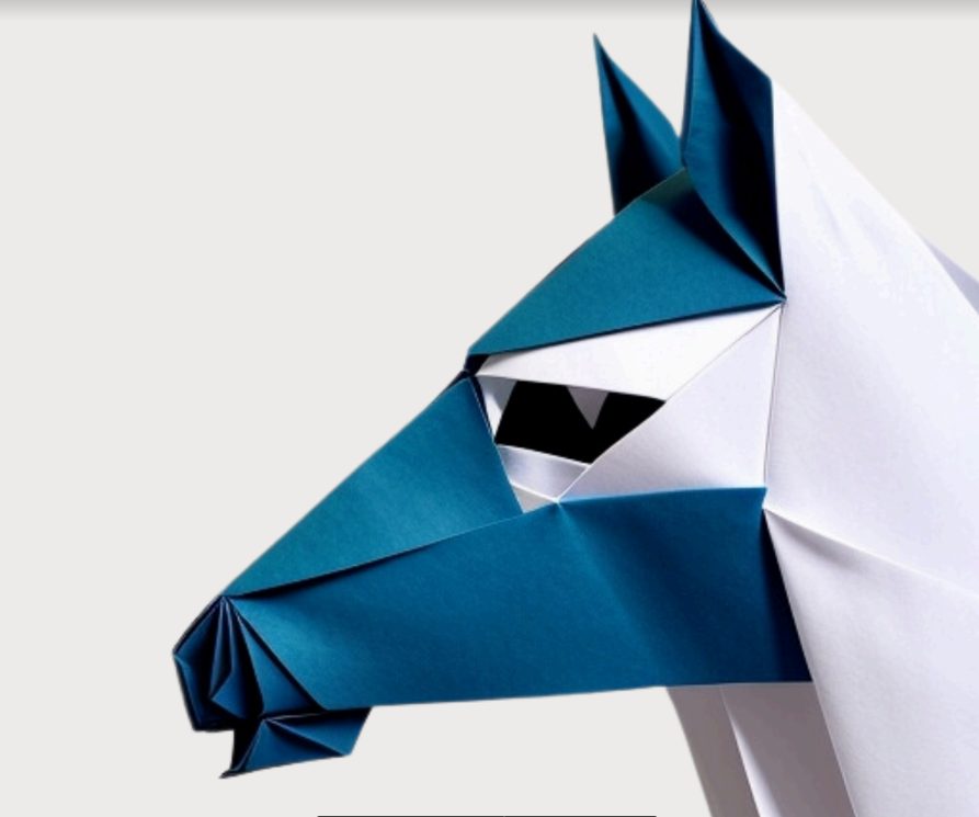 Un origami di un cavallo