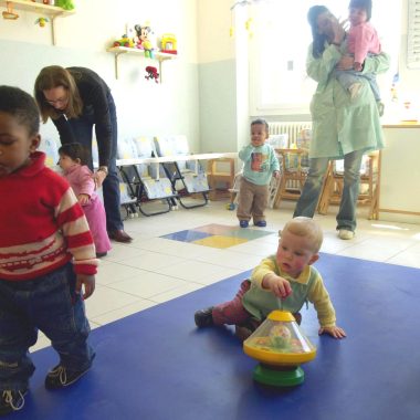 SILO NIDO MULTI CULTURALE GESTITO DALLA CARITAS PICCOLO MONDO anno 2003